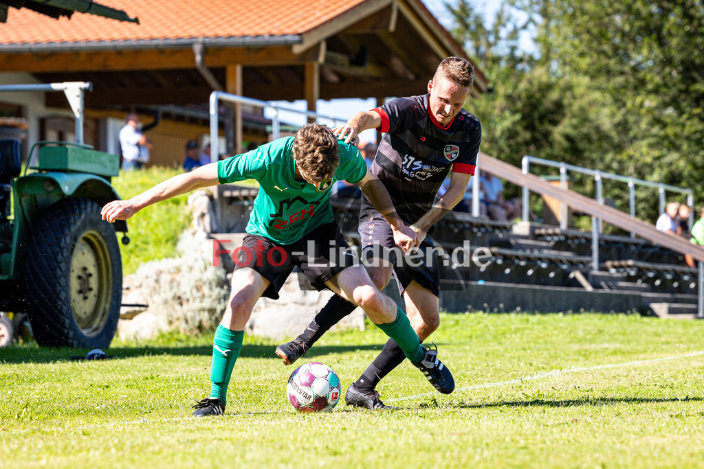 SV Wessobrunn-Haid gegen FC Wildsteig/Rottenbuch II | Fußball A-Klasse Gruppe B Herren, SV Wessobrunn-Haid gegen FC Wildsteig/Rottenbuch II, 20240811,Duell zwischen Christoph ELSENHANS (Wildsteig-Rottenbuch 4) und Andreas TIMMERMANN (Wessobrunn-Haid 14),2024-08-11 in Wessobrunn (Sportpark Wessobrunn), Christoph ELSENHANS (Wildsteig-Rottenbuch 4), Andreas TIMMERMANN (Wessobrunn-Haid 14)Copyright: WolfgangxLindner www.foto-lindner.de