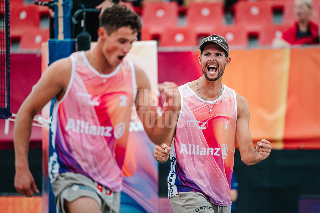 Beachvolleyball | Männer | Allianz German Beach Tour 2024 | Tourstop Kühlungsborn 2 | 15.08.2024 | Niklas Held jubelt und ballt die Faust