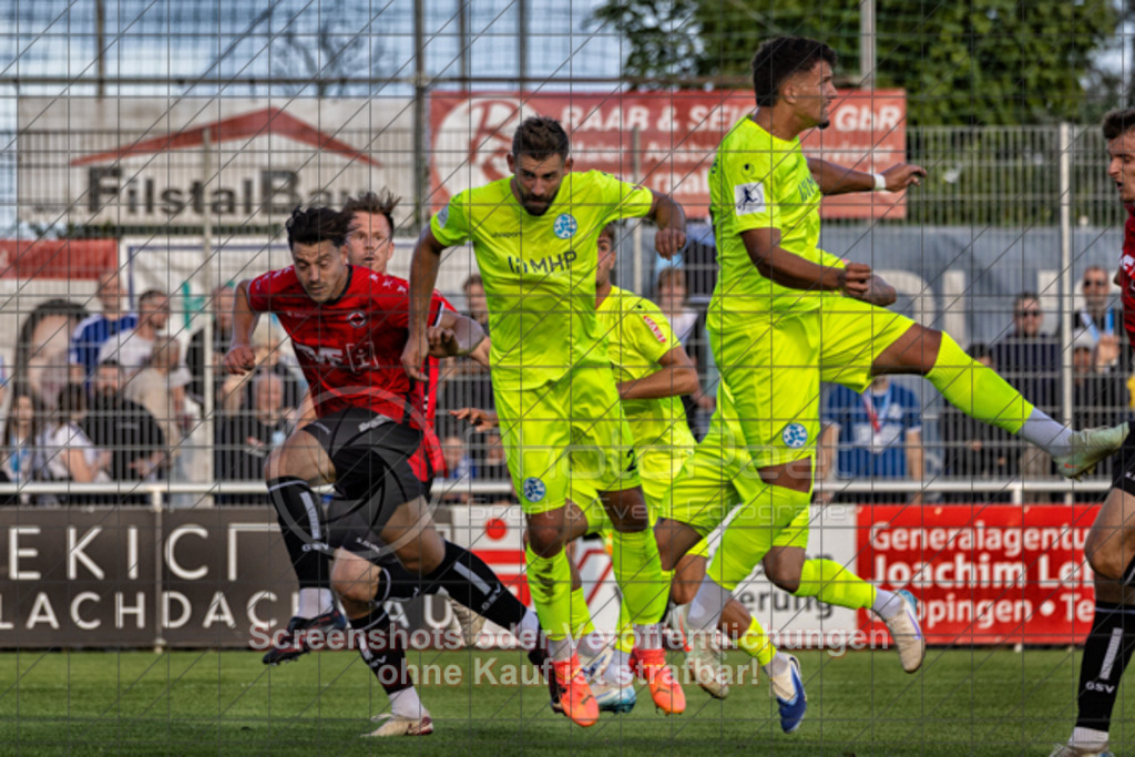 20250729_193739_0127-Bearbeitet | #,1.Göppinger SV (rot) vs. SV Stuttgarter Kickers (gelb), Fussball, DB-Regio-WFW-Pokal - wfv, 2.Runde, Saison 2025/2026, Rasensportplatz Stadion SV Göppingen, Hohenstaufenstr. 116, 73033 Göppingen, 29.07.2025 - 19:00 Uhr,Foto: PhotoPeet-Sportfotografie/Peter Harich