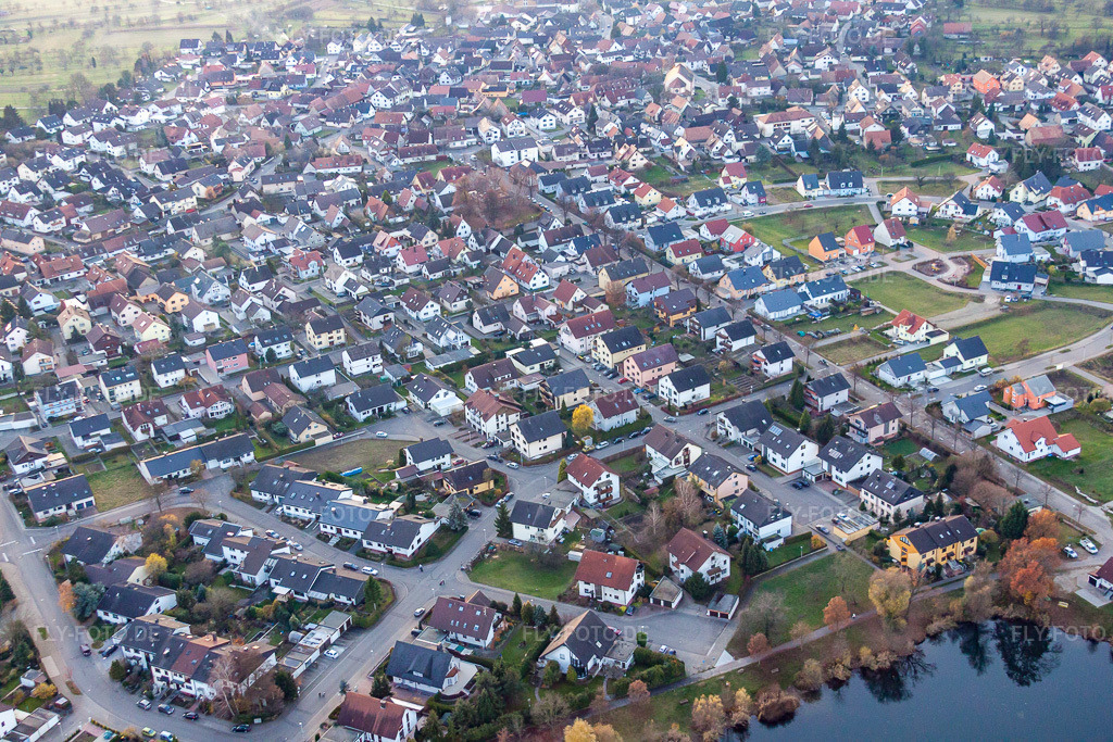 Luftbild: Lindeallee im Ortsteil Ottersdorf in Rastatt im Bundesland Baden-Württemberg in Deutschland. Foto: IMG_22911.jpg vom 21.11.2009 durch Werner Riehm/FLY-FOTO.de