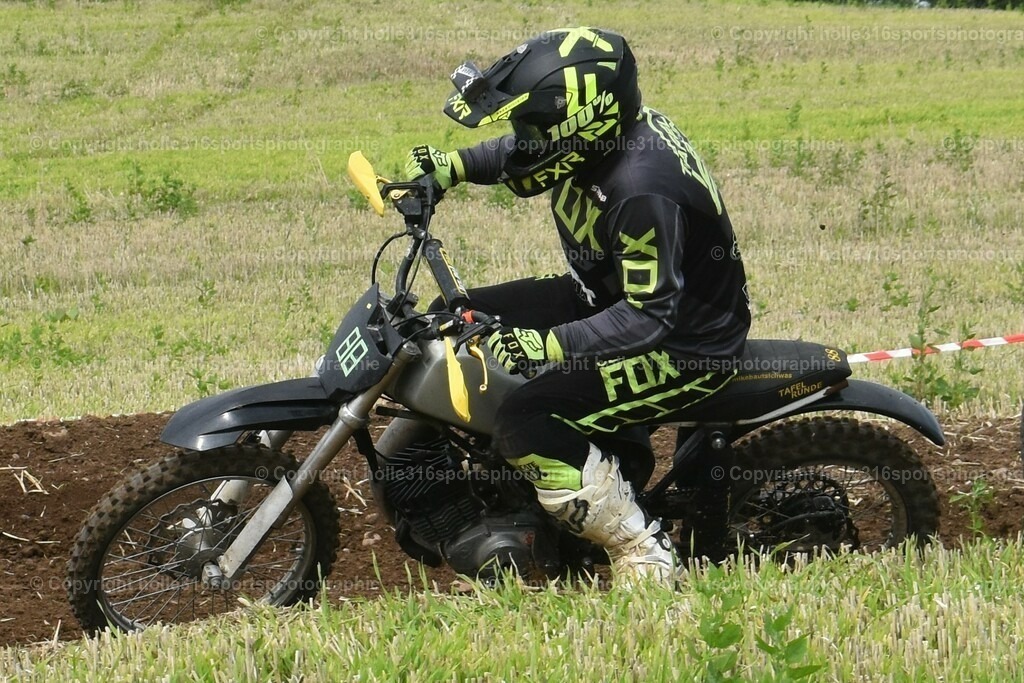 DSC_0850 (2) | Sportfotografie , Motorsport, Motoross, Reitsport, Mointainbike, Enduro,
Landschaft , Outdoor, Eventfotografie, Landschaft, Bilder online bestellen - Realisiert mit Pictrs.com