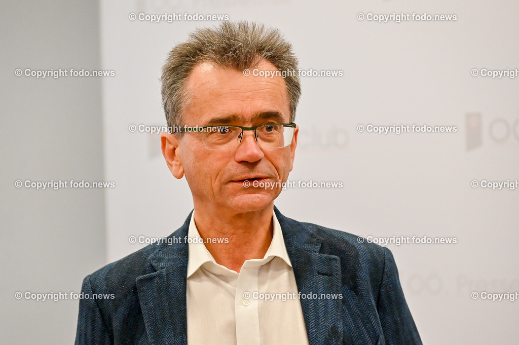Pressekonferenz Aerztekammer für Ooe_ Neue Formen der Finanzierung im Gesundheitssystem_ 03.01.2023-7 | 03.01.2023, Presseclub Linz, AUT, Pressekonferenz Aerztekammer für Ooe, Neue Formen der Finanzierung im Gesundheitssystem, im Bild Peter Niedermoser (Praesident der Ooe-Aerztekammer)