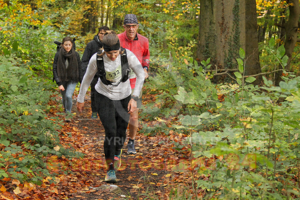 251026_1248_EV4_5854 | Sportfotografie im Rhein-Sieg Kreis, Köln, Bonn, NRW, Rheinland Pfalz, Hessen, etc. Unser Tätigkeitsfeld umfasst den Laufsport vom Volkslauf über den Marathon, Duathlon, Triathon bis zum Ultralauf wie Kölnpfad Ultra oder Schindertrail.