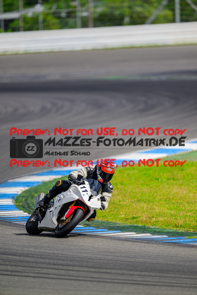 MaZZes_FotoMatrix_240615_6007705_7530 | ROT