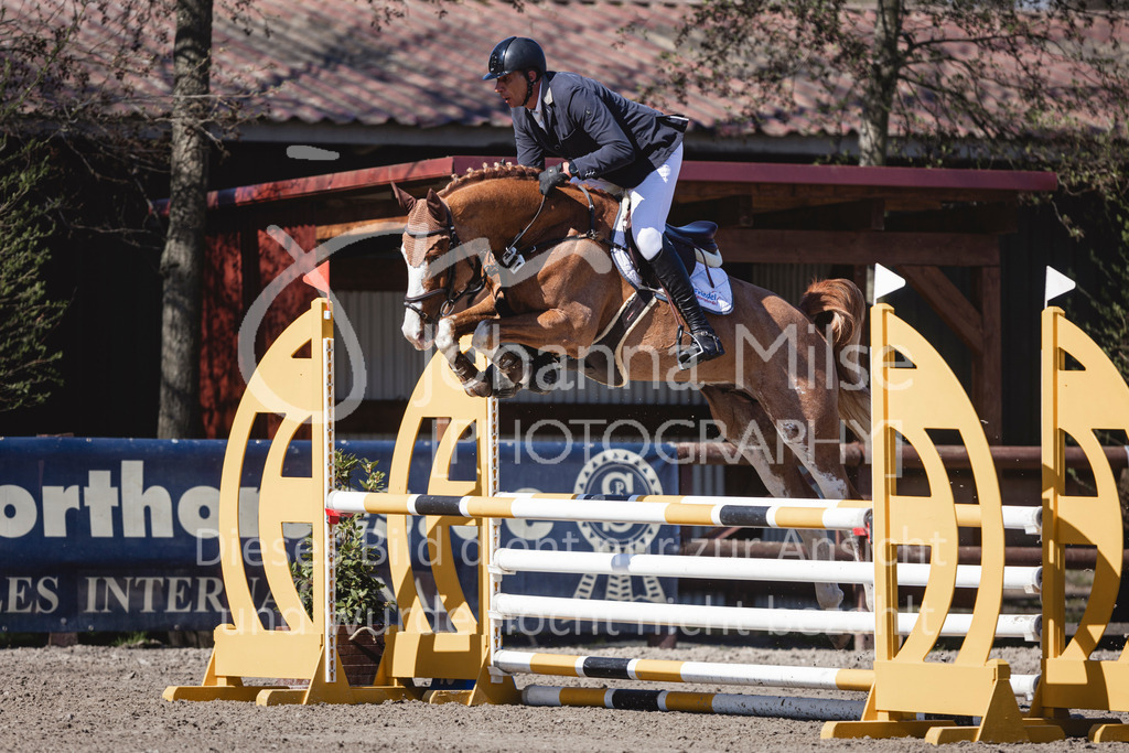 250408_Mühlen_SprPf-A2-332 | Deine schönsten Turniermomente als professionelle Fotos! Entdecke hochwertige Pferdesport-Fotografie im Online-Shop. Jetzt Fotos finden & bestellen!