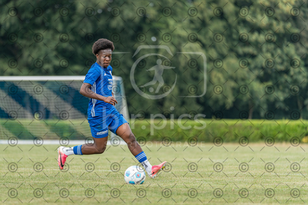 _DSC8407 | Professionelle Fußball- und Sportfotografie. Spielbilder online ansehen und kaufen – Einzelbilder oder komplette Galerien in hoher Qualität. - Realisiert mit Pictrs.com