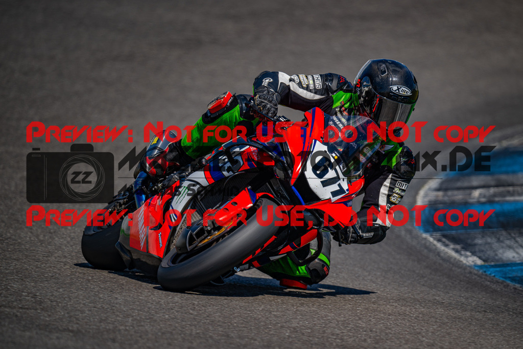 MaZZes_FotoMatrix_240520_6007705_6195 | WEISS