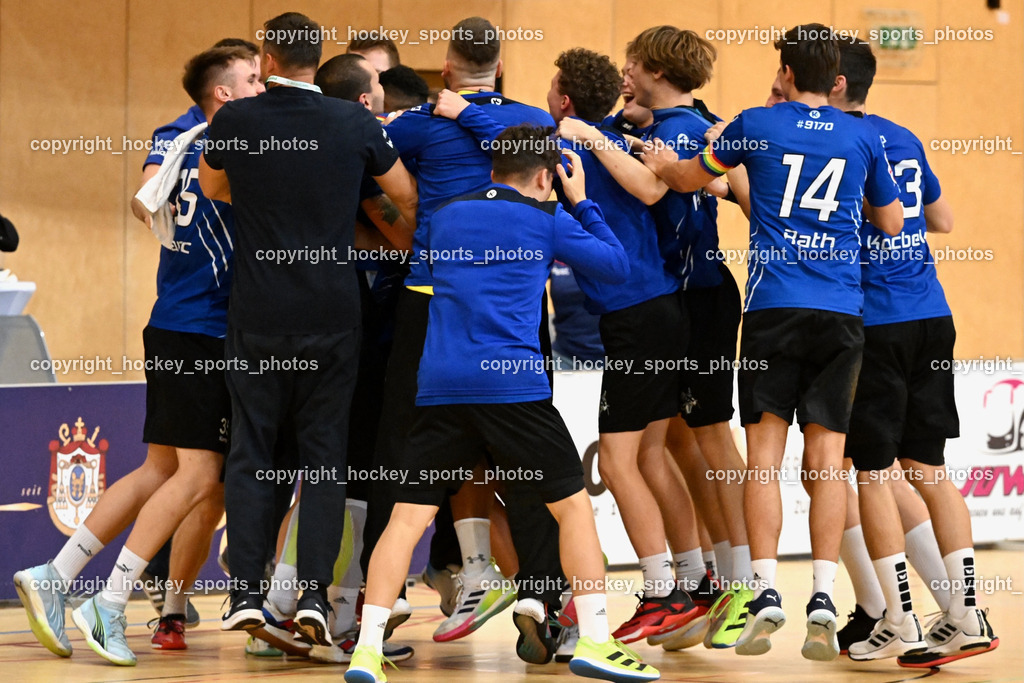 SC Ferlach vs. HSG Holding Graz 23.9.2023 | Jubel SC Ferlach Mannschaft, SC Ferlach vs. HSG Holding Graz 23.9.2023, SC Ferlach vs. HSG Holding Graz am 23.09.2023 in Bleiburg (Ballspielhalle Ferlach), Austria, (Photo by Bernd Stefan)