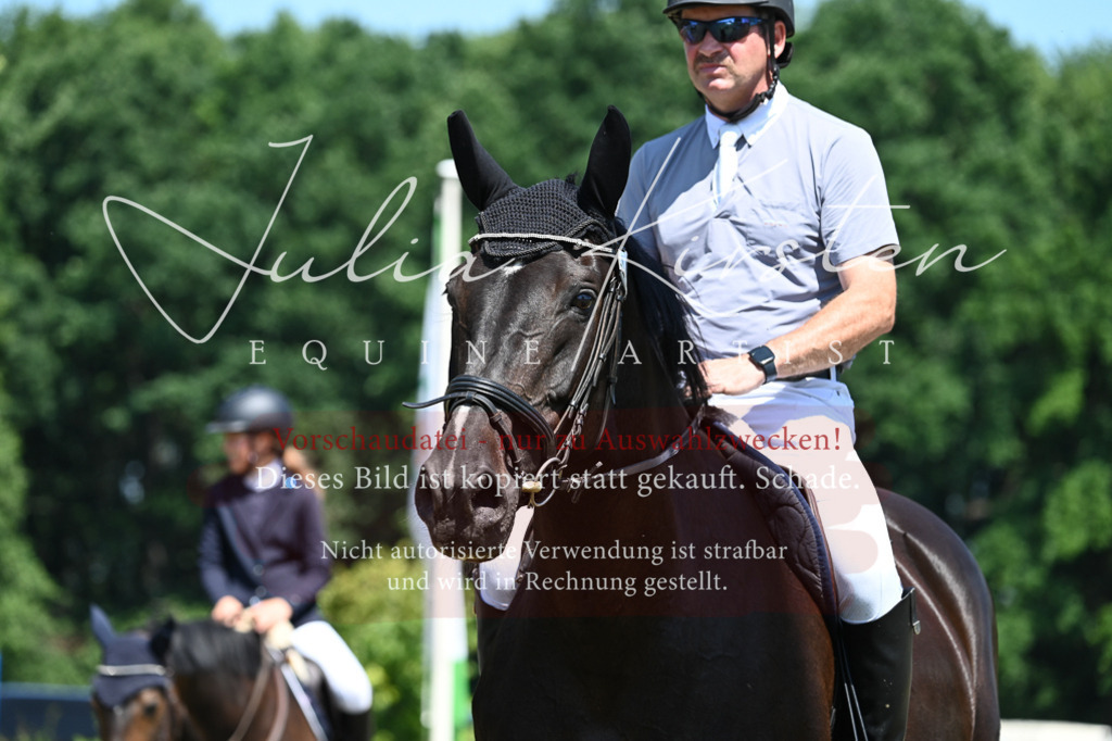 DSC_0862 | Pferde- und Turnierfotografie in Westsachsen. Pferdeportraits, Auftragszeichnungen und intuitive Kunst.