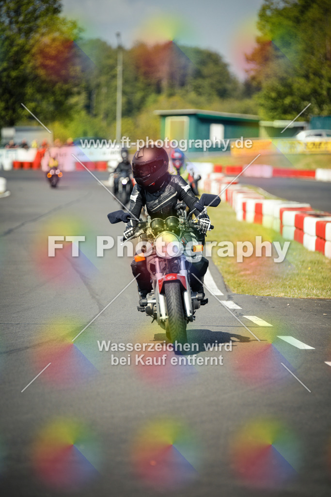 OBK_Mai_Martina_Markus-10541 | Hier findet Ihr Bilder von Touristenfahrten auf der Nürburgring Nordschleife oder von anderen Veranstaltungen die ich besucht habe. Viel Spass beim Durch Schauen 