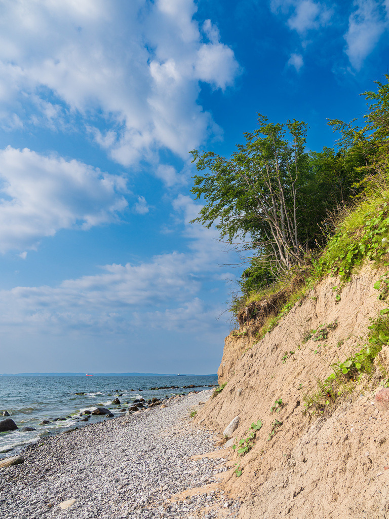 Steilküste an der Küste der Ostsee auf der Insel Rügen | Steilküste an der Küste der Ostsee auf der Insel Rügen.