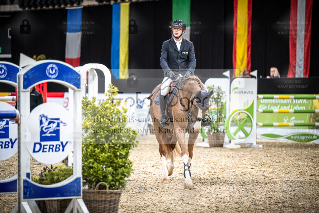 DOS_1014 | Entdecke hochwertige Reitturnierfotos von Foto Oger. Professionell, emotional und authentisch – jetzt Lieblingsmomente im Shop bestellen. - Realisiert mit Pictrs.com