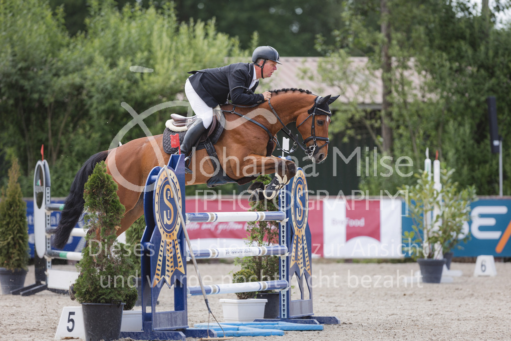 220614_Mühlen_SprPfM-670 | Late Entry Mühlen
Springprüfung Kl.M* 6-8j. Pferde gl. Einlaufprüfung für 6j. Pferde
14.06.2022