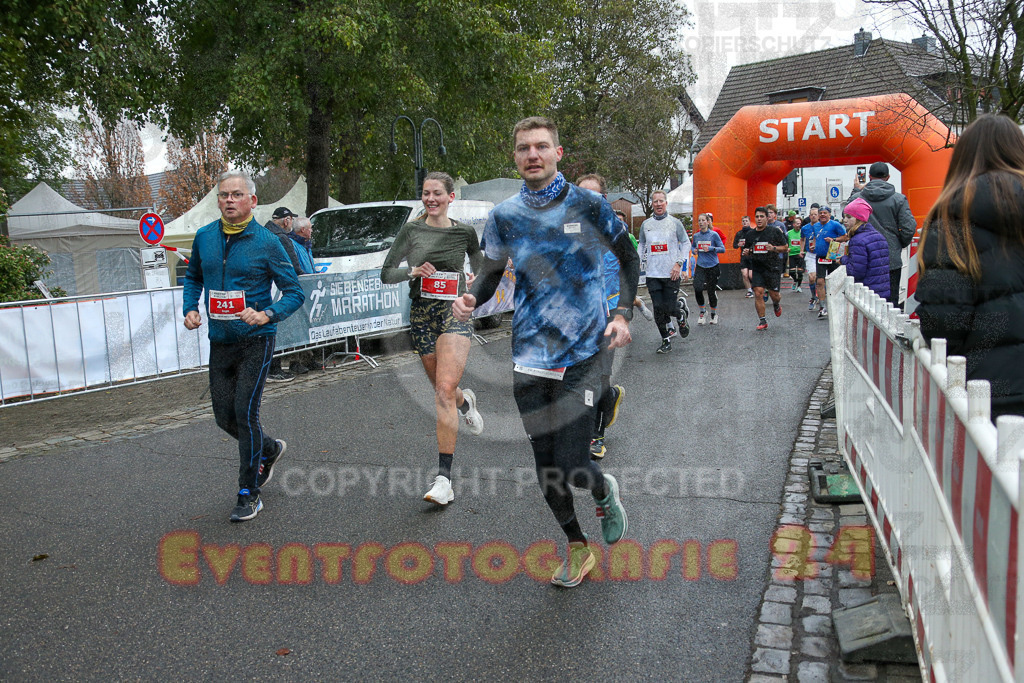 251130_1143_EX1_8494 | Sportfotografie im Rhein-Sieg Kreis, Köln, Bonn, NRW, Rheinland Pfalz, Hessen, etc. Unser Tätigkeitsfeld umfasst den Laufsport vom Volkslauf über den Marathon, Duathlon, Triathon bis zum Ultralauf wie Kölnpfad Ultra oder Schindertrail.