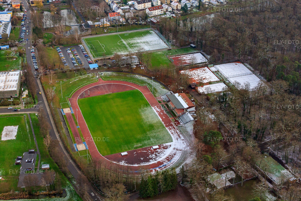 Luftbild: Bienwaldstadion mit etwas Schnee in Kandel im Bundesland Rheinland-Pfalz in Deutschland. Foto: IMG_35667.jpg vom 27.11.2010 durch Werner Riehm/FLY-FOTO.de