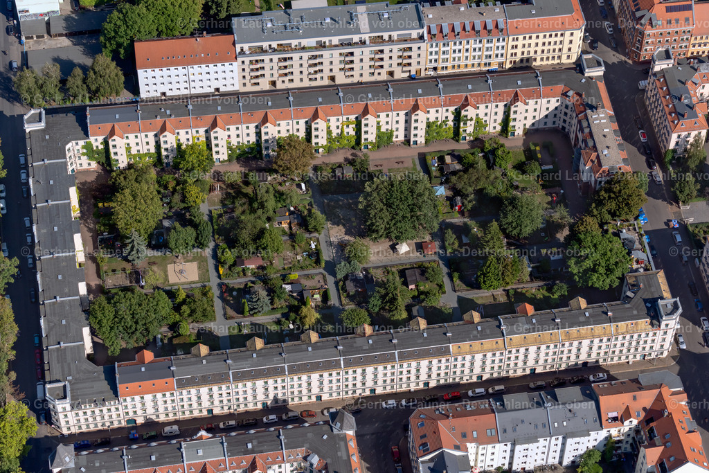 4041968 | LEIPZIG 15.09.2020 Wohngebiet der Mehrfamilienhaussiedlung Roßmarktstraße - Demmeringstraße - Heinrichstraße im Ortsteil Altlindenau in Leipzig im Bundesland Sachsen, Deutschland. // Residential area of the multi-family house settlement Rossmarktstrasse - Demmeringstrasse - Heinrichstrasse in the district Altlindenau in Leipzig in the state Saxony, Germany. Foto: Gerhard Launer