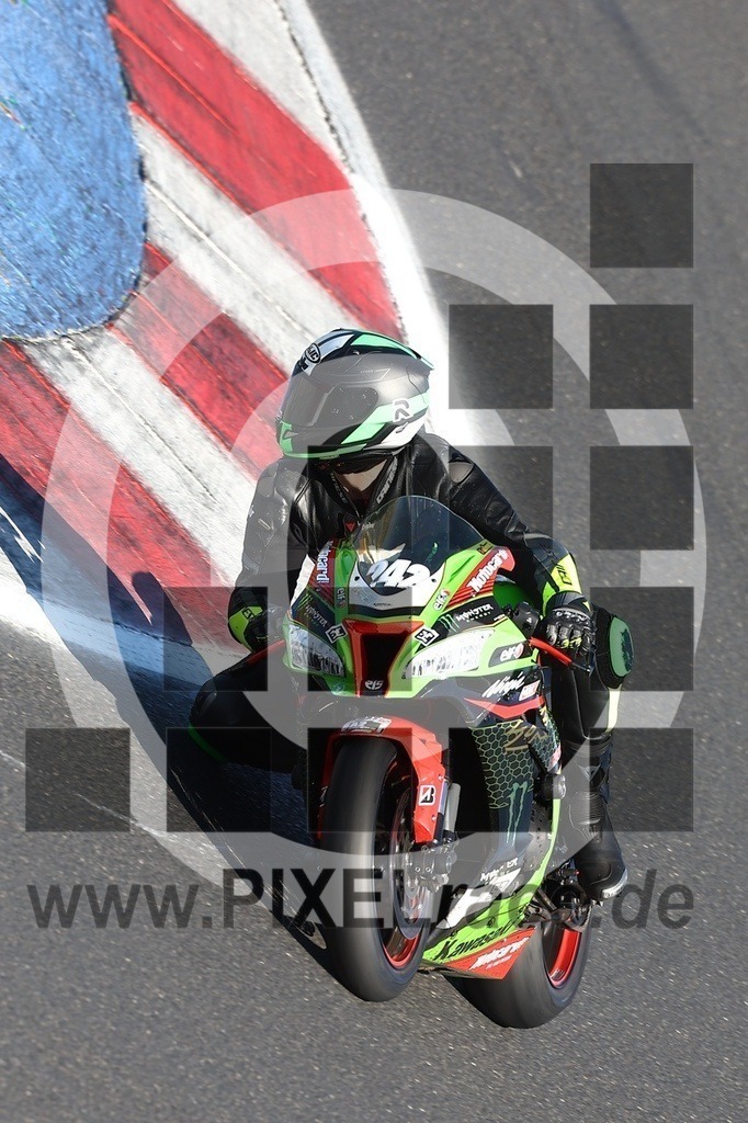 0242-20260403_05233 | Schöne Erinnerungen an spannende Momente - das festzuhalten ist unser Job. PIXELrace.de ist seit 2003 auf den Rennstrecken Europas unterwegs um die Action draußen beim Fahren und die wunderbare Stimmung imm Fahrerlager für euch einzufangen.