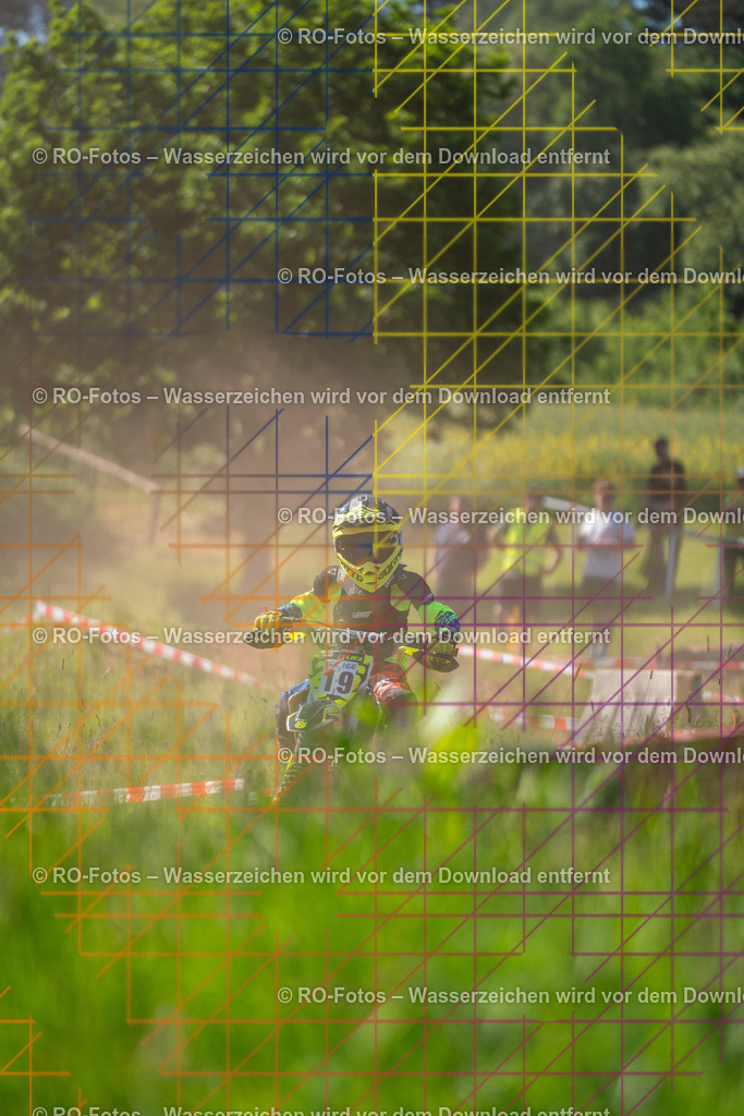 Wolfshausen 1 Lauf -285 | Sportfotografie von RO-Fotos: Motorsport, Motocross, Enduro, Laufveranstaltungen und Triathlon. Professionelle Fotos von Sportlern und Events. - Realisiert mit Pictrs.com