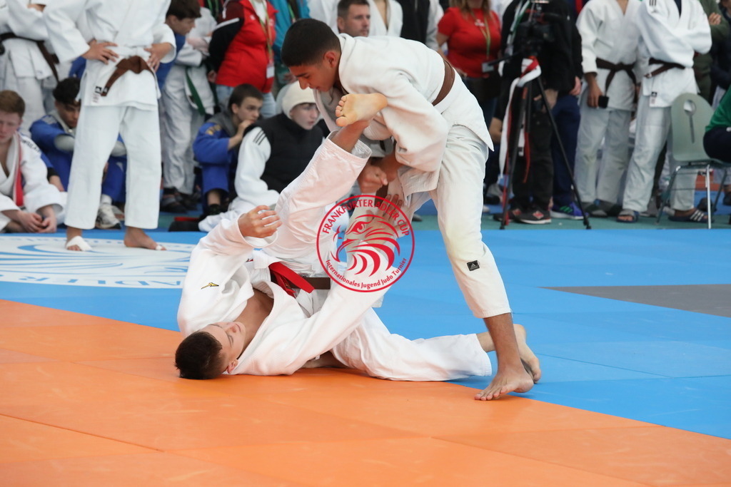 1J7A2154 | Fotos vom Adler Cup - Pictures from Adler Cup

Hier findet Ihr alle Eindrücke und großen Momente der Adler Cup Wochenenden. Here you will find all impressions and great moments of the Adler Cup weekends. - Realisiert mit Pictrs.com