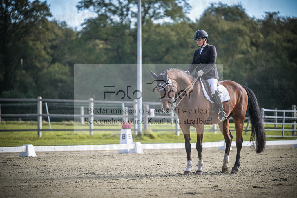 DOS_0895 | Entdecke hochwertige Reitturnierfotos von Foto Oger. Professionell, emotional und authentisch – jetzt Lieblingsmomente im Shop bestellen.Deutschlandweite Turnierfotografie. - Realisiert mit Pictrs.com