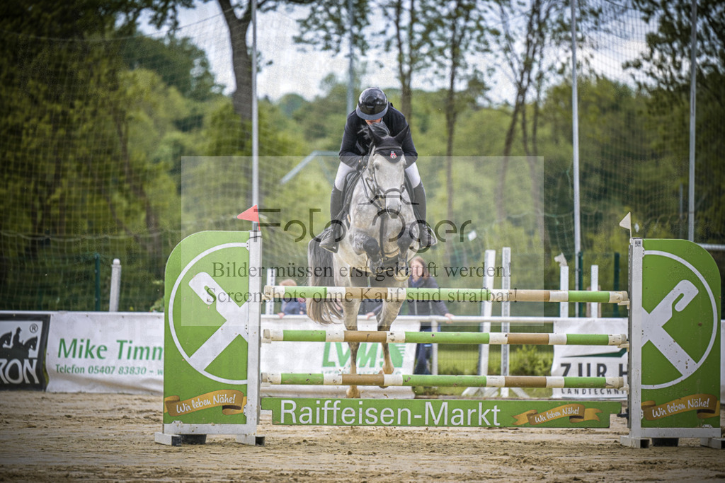 DOS_2212 | Entdecke hochwertige Reitturnierfotos von Foto Oger. Professionell, emotional und authentisch – jetzt Lieblingsmomente im Shop bestellen.Deutschlandweite Turnierfotografie. - Realisiert mit Pictrs.com