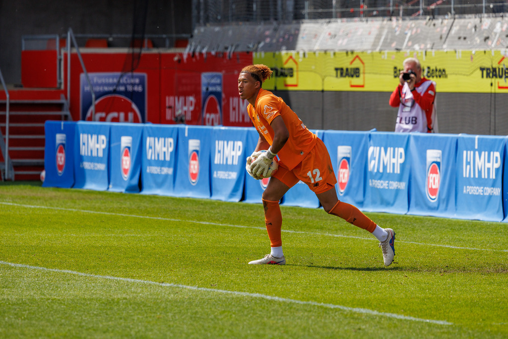 20260503-U19_FCH-LEV_071 | 1.FC Heidenheim 1846 vs. Bayer 04 Leverkusen, Fußball, U19, A-Junioren, NWL, U19-DFB-Nachwuchsliga, 2025/2026, Achtelfinale, 03.05.2026 in Heidenheim, Voith Arena(Foto: Michael Bulling) - Realisiert mit Pictrs.com