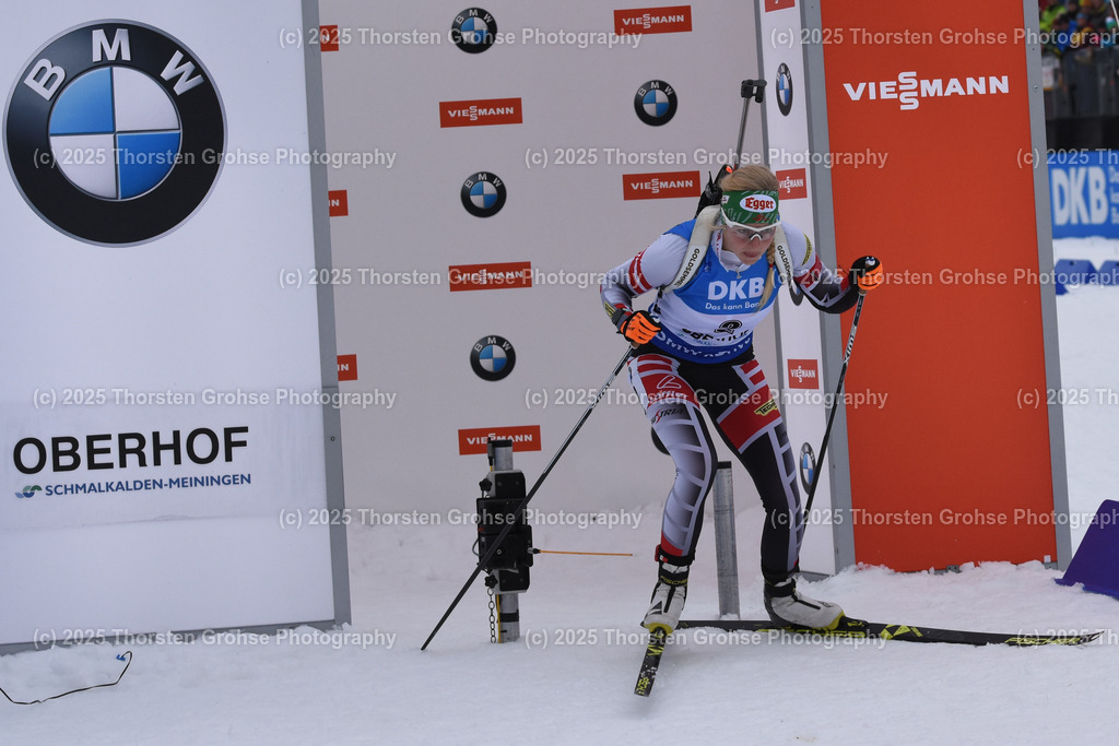 IBU WC Biathlon Oberhof 2018 | HAUSER Lisa Theresa (AUT) beim Start; IBU WC Biathlon Oberhof 2018, 7.5 km Sprint Frauen am 04.01.2018 in der DKB Ski Arena in Oberhof, (Deutschland), - Realisiert mit Pictrs.com