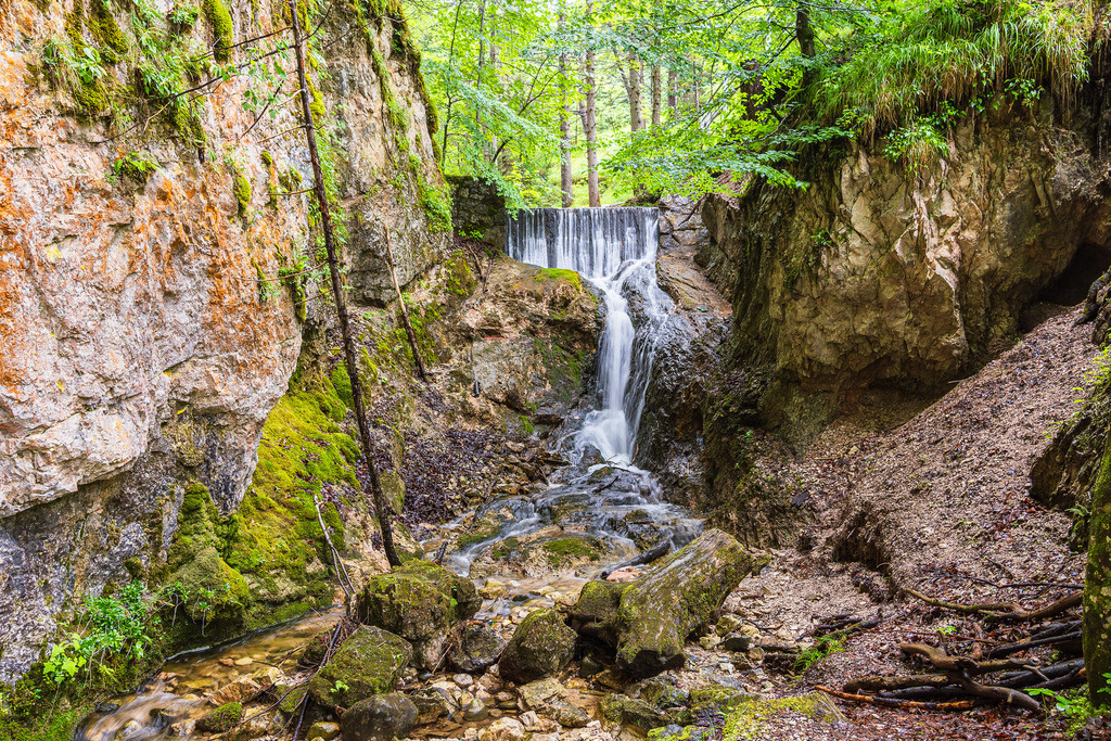 Blick auf den Lainbach Wasserfall bei Mittenwalde in Bayern | Blick auf den Lainbach Wasserfall bei Mittenwalde in Bayern.