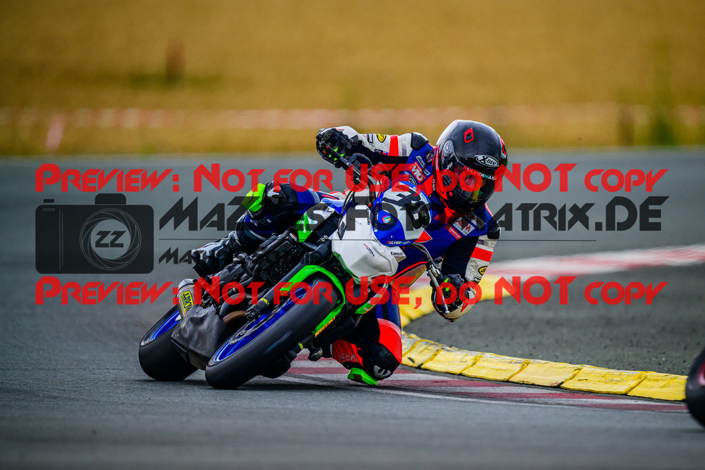 MaZZes_FotoMatrix_240727_6007705_2322 | TWIN