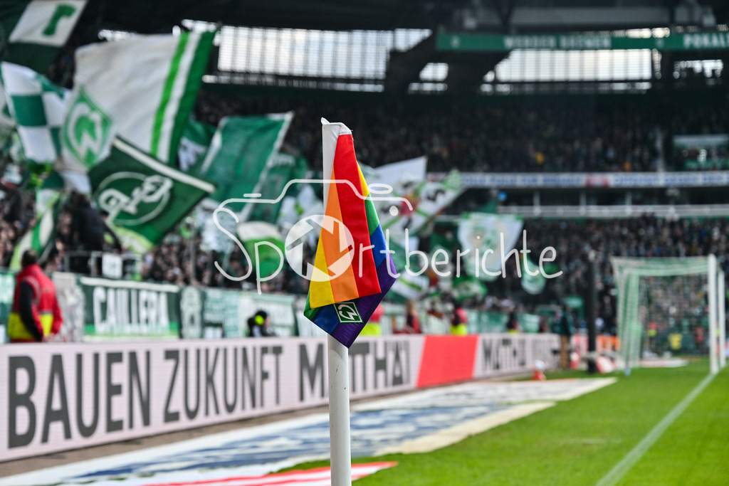 SV Werder Bremen - FC Bayern München | BREMEN, GERMANY - 14. FEBRUARY: im Bild die Regenbogenfahne im Weserstadion / Regenbogen Eckfahne / Symbolbild / Symbolfoto während dem Bundesligamatch zwischen dem SV Werder Bremen und dem FC Bayern München am 22. Spieltag im Weserstadion / DFL REGULATIONS PROHIBIT ANY USE OF PHOTOGRAPHS AS IMAGE SEQUENCES AND/OR QUASI-VIDEO