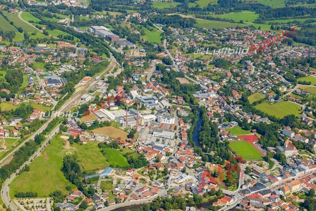 luftbild-maps-zwiesel-5293-jahr-2025 | Luftaufnahme der Stadt Zwiesel - Die Luftaufnahme wurde 2025 vom UL-Flugzeug heraus erstellt ( keine Drohne ) - Hochauflösende Luftaufnahme - für professionelle Ausdrucke geeignet. Die Geschenkidee !Mit Lizenz und Bildrechte bestellbar