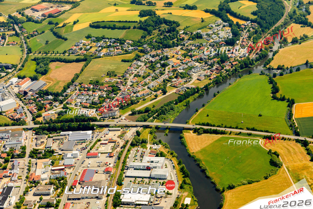 Das Luftbild zeigt : Altenstadt Cham - Die Luftaufnahme wurde 2023 vom UL-Flugzeug aus erstellt ( keine Drohne ) - Hochauflösende Luftaufnahme - Für grossformatige Ausdrucke geeignet. Die Geschenkidee !Mit Lizenz und Bildrechte bestellbar