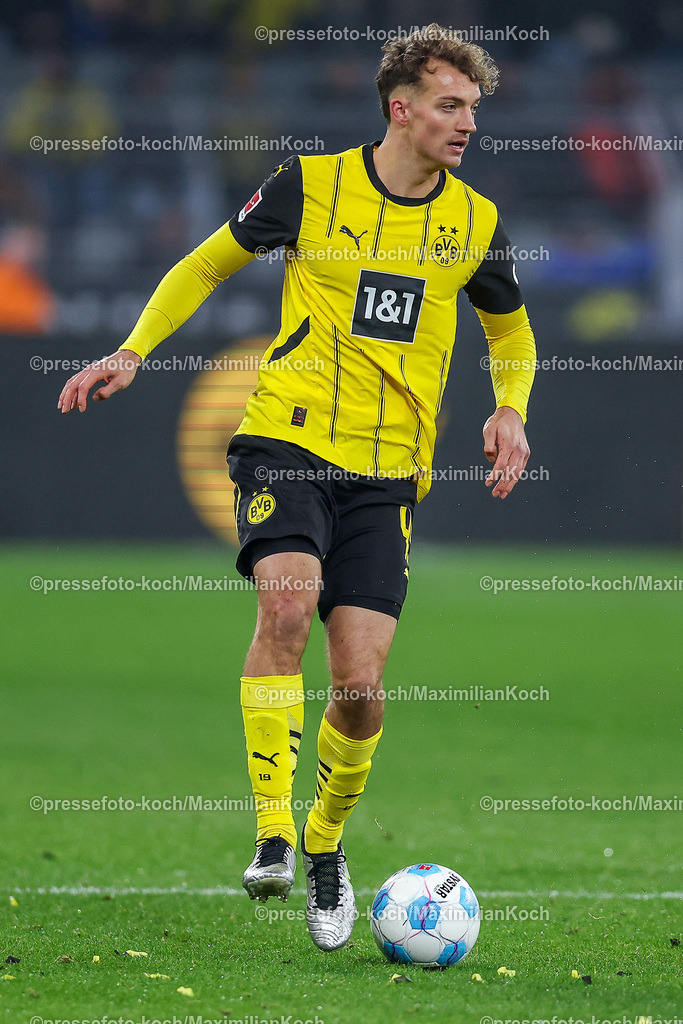 BVB15122402261 | 15.12.2024, Fußball, Borussia Dortmund - TSG 1899 Hoffenheim, 1. Fußball Bundesliga, 14. Spieltag, Signal Iduna Park, Saison 2024 2025: Yannik Luka Lührs (BVB #49) DFB regulations prohibit any use of photographs as image sequences and or quasi-video.