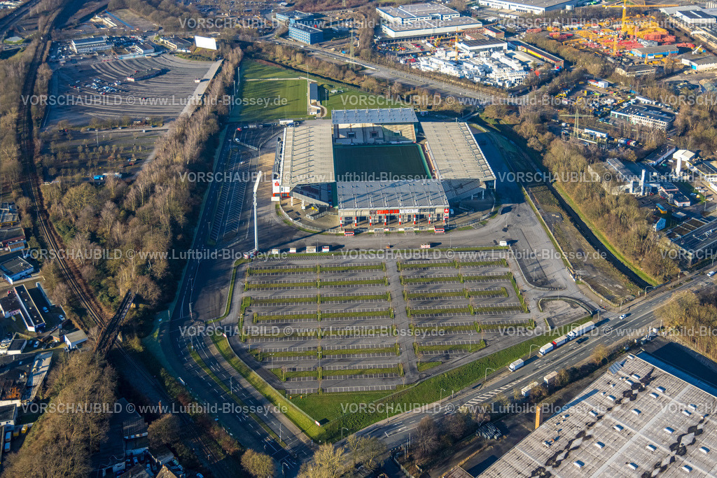 Essen241201738RWE-StadionAnDerHafenstrasse | Luftbild, Fußballstadion an der Hafenstraße des Clubs Rot-Weiss Essen,3. Bundesliga , Essen-Borbeck, Tribünen, ,Essen, Ruhrgebiet, Nordrhein-Westfalen, Deutschland