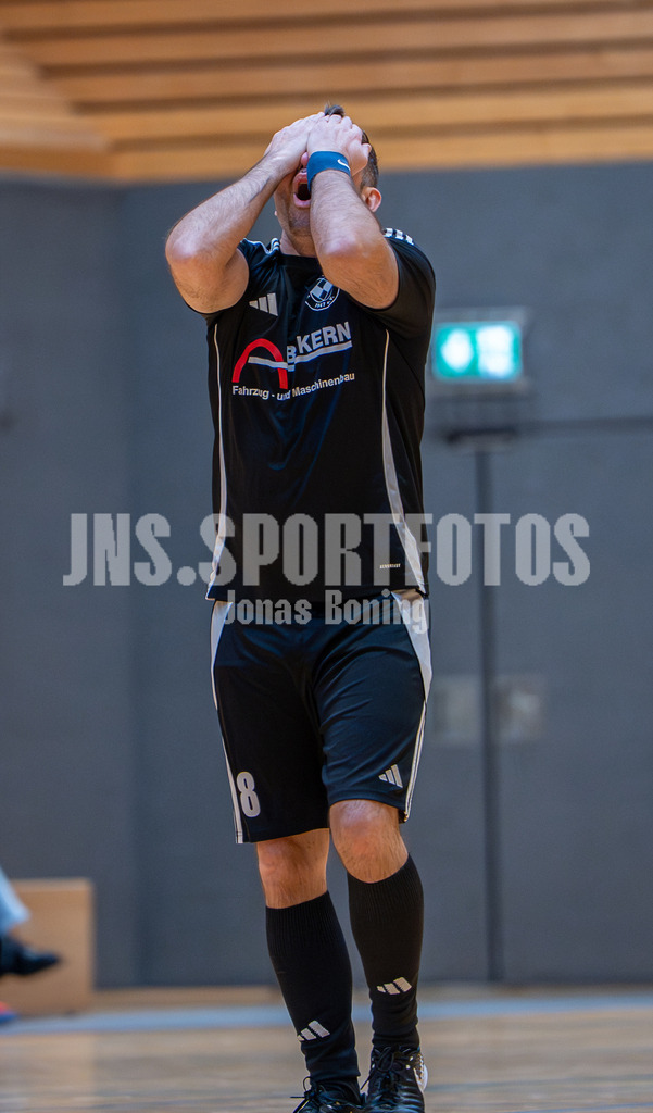 Sportler gegen Hunger I 3. Herren TuS Lutten I 1336 | jns.sportfotos - Realisiert mit Pictrs.com