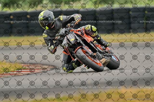 25bt05-1543 | markuskiefer.com - Realisiert mit Pictrs.com