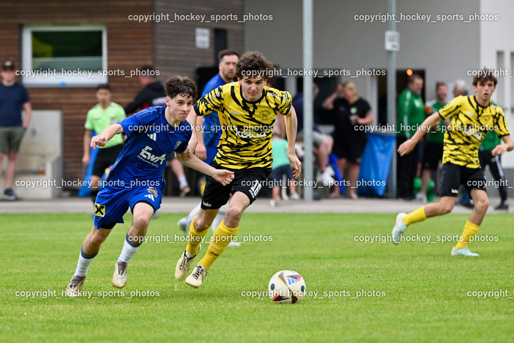 FC Faakersee vs. URC Thal Assling | #22 Samuel Stephan Schönegger URC Thal Assling, #16 Tobias Felix Waldner FC Faakersee, FC Faakersee vs. URC Thal Assling, FC Faakersee vs. URC Thal Assling am 04.05.2025 in Finkenstein (Sportplatz Finkenstein), Austria, (Photo by Bernd Stefan)