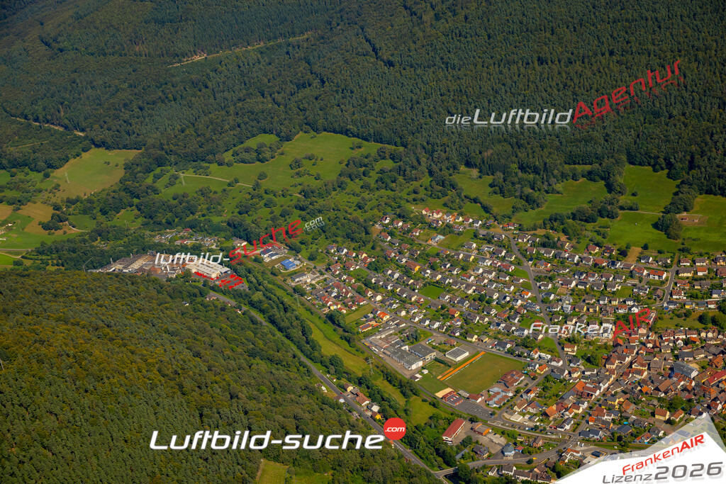 Das Luftbild zeigt :  Weilbach - Die Luftaufnahme wurde 2024 vom UL-Flugzeug aus erstellt ( keine Drohne ) - Hochauflösende Luftaufnahme - Für grossformatige Ausdrucke geeignet. Die Geschenkidee !Mit Lizenz und Bildrechte bestellbar