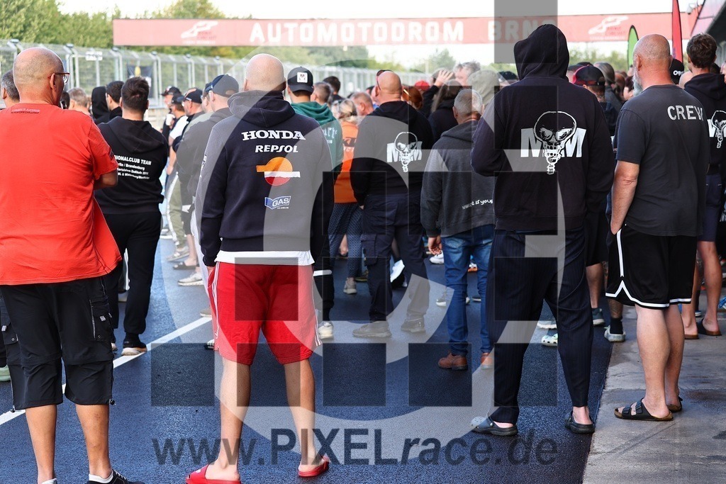 social-20250829_00010 | Schöne Erinnerungen an spannende Momente - das festzuhalten ist unser Job. PIXELrace.de ist seit 2003 auf den Rennstrecken Europas unterwegs um die Action draußen beim Fahren und die wunderbare Stimmung imm Fahrerlager für euch einzufangen.