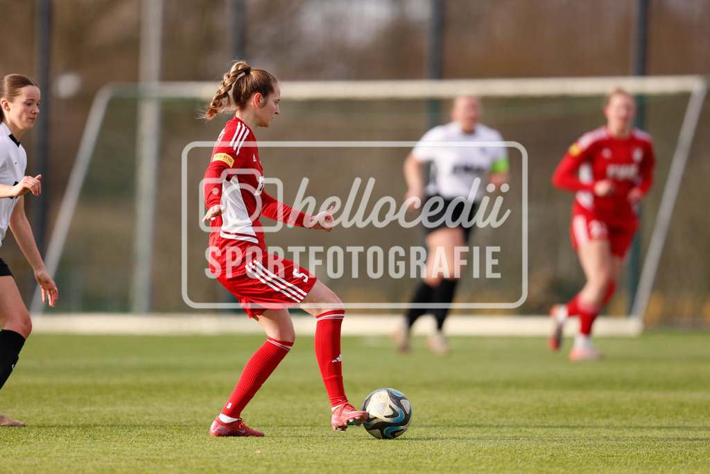 Fußball I Frauen I Saison 2025-2026 I AOK NFV Pokal I SV Meppen 1912 e.v. U20 2 - SpVg Aurich I 01.03.2026-23 | Magdalena Hankl (5, SpVg Aurich) - Realisiert mit Pictrs.com