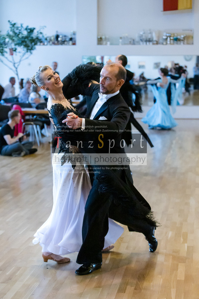 20240525_RL-Masters3-Std_7099 | Tanzsportbilder, Standardtanz, Lateintanz, WDSF, DTV, LTVB, dancecomp, goc, hessen tanzt, blaues band der spree, walzer, tango, wiener walzer, slowfox, quickstepp, samba, rumba, cha-cha-cha, paso doble. jive, hd-kroft photography, turniertanzsport