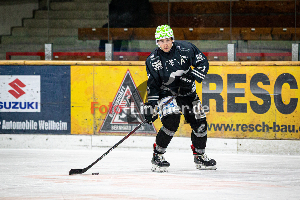TSV Peißenberg MINERS gegen TEV Miesbach | Eishockey Bayernliga Herren Vorrunde 2024/25, TSV Peißenberg MINERS gegen TEV Miesbach, 20241201,Dominik EBENTHEUER (MINERS 91) in Aktion, Freisteller,2024-12-01 in Peißenberg (Eisstadion Peißenberg)Dominik EBENTHEUER (MINERS 91)Copyright: WolfgangxLindner