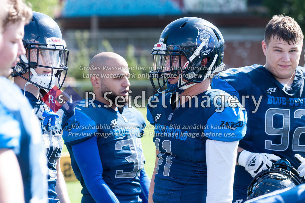American Football, Saison 2022, Regionalliga Nord, Hamburg Blue Devils - Oldenburg Knights, Dr.-Hermann-Schnell-Sportplatz (Hamburg), 06.08.2022, 07. Gameweek | Malte Ratz (#41, Blue Devils, DB)
