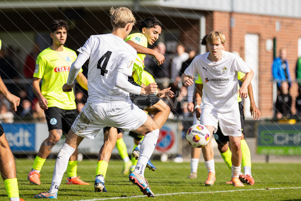 20251003_Picselweb-Fotografie_1R3_1744 | DFB Pokal 2. Runde, JFV A/O/B/H/H - SV Stuttgarter Kickers, Foto: Jörg Struwe - picselweb.de - Realisiert mit Pictrs.com