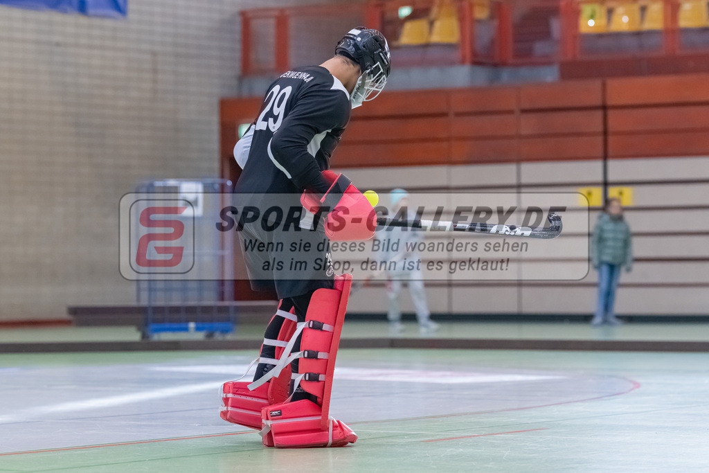 HK_20230108_102337 | 1. Bundesliga ( Halle ) Herren Crefelder HTC - Uhlenhorst Mülheim am 8.1.2023 Crefelder HTC  ( CHTC ), Krefeld , Joshua Onyekwue Nnaji Torwart ( Crefelder HTC #29 )