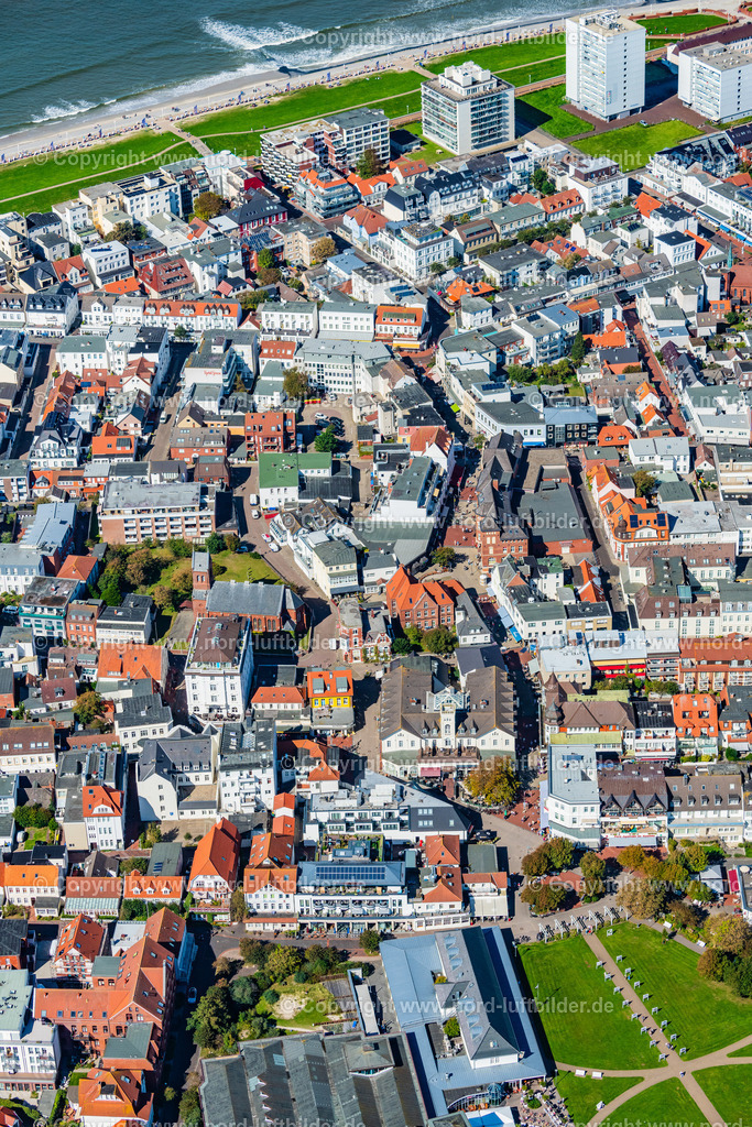 Norderney_Stadtgebiet_Stadtzentrum_ELS_7849050923 | NORDERNEY 05.09.2023 Stadtzentrum im Innenstadtbereich auf der Insel Norderney im Bundesland Niedersachsen, Deutschland. // City center in the inner city area on the island of Norderney in the state of Lower Saxony, Germany. Foto: Martin Elsen
