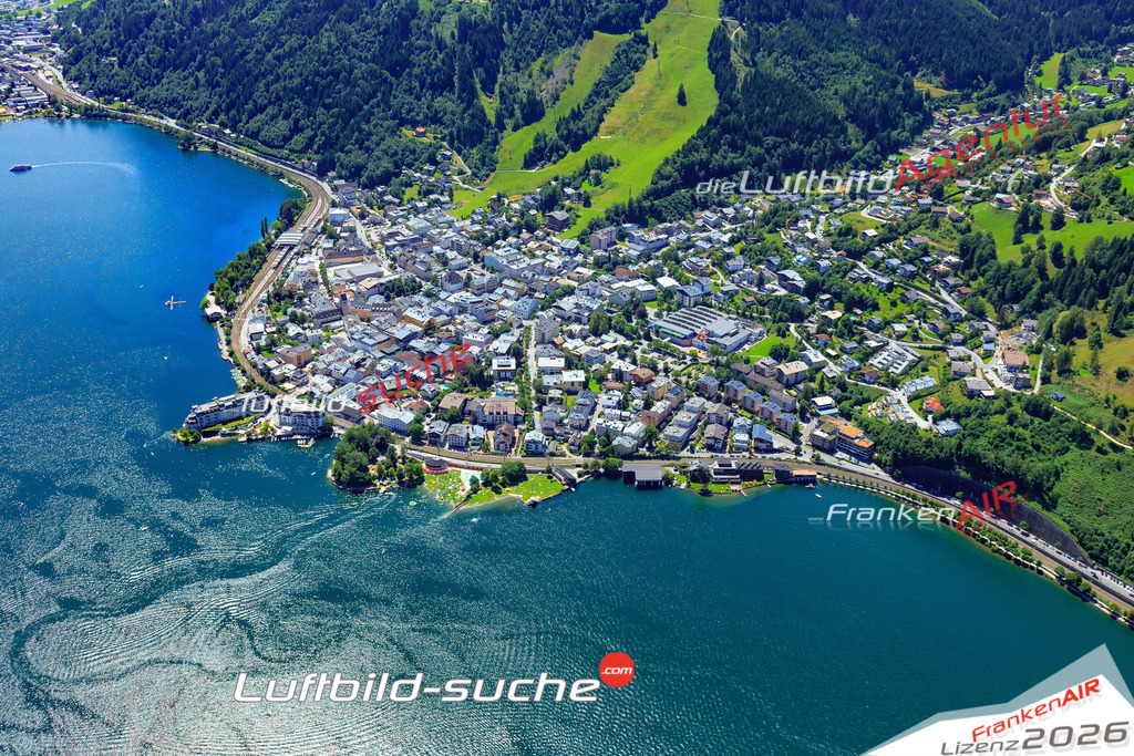 Die Luftaufnahme Zell Am See -  wurde 2017 mittels Flugzeug (keine Drohne) erstellt. Perfekte Schärfe und Druck- Auflösung- Garantiert!