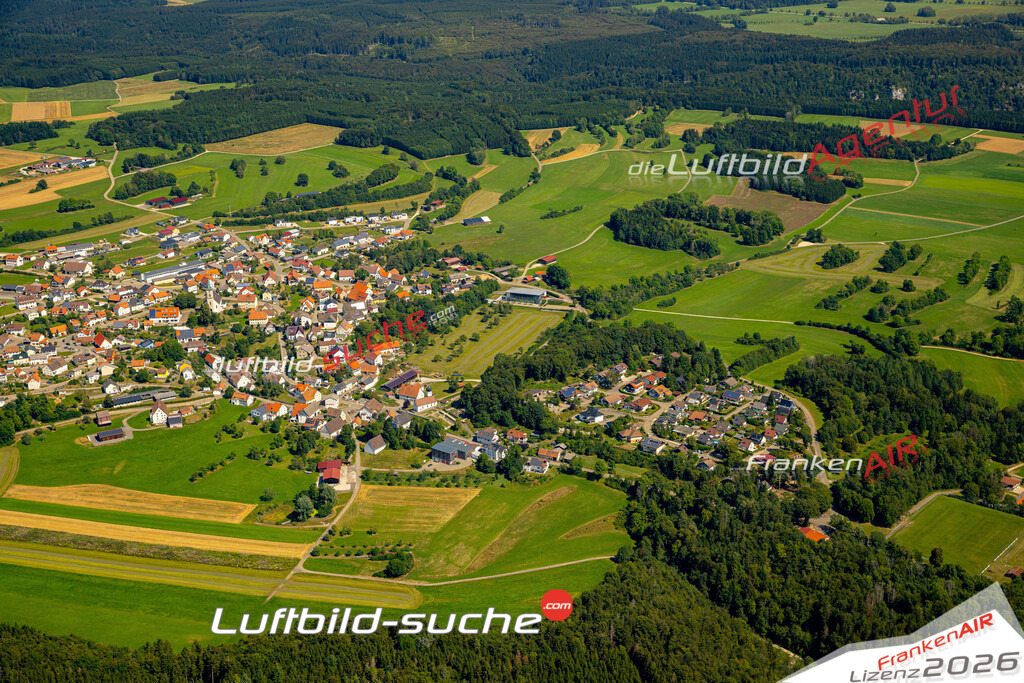 Das Luftbild zeigt :  Irndorf - Die Luftaufnahme wurde 2024 vom UL-Flugzeug aus erstellt ( keine Drohne ) - Hochauflösende Luftaufnahme - Für grossformatige Ausdrucke geeignet. Die Geschenkidee !Mit Lizenz und Bildrechte bestellbar