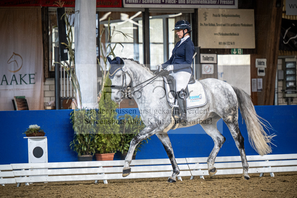 DOS_2921 | Entdecke hochwertige Reitturnierfotos von Foto Oger. Professionell, emotional und authentisch – jetzt Lieblingsmomente im Shop bestellen.Deutschlandweite Turnierfotografie. - Realisiert mit Pictrs.com