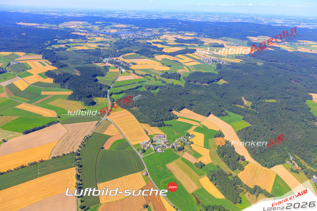 Die Luftaufnahme Boedlas - Roeslau wurde vom UL-Flugzeug (keine Drohne) aus fotografiert.Hohe Druck- Auflösung-die Geschenkidee!